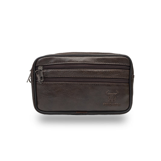 Sacoche homme en cuir véritable marron. Se porte à la main ou à la ceinture.